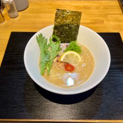 鮮魚白湯らぁ麺