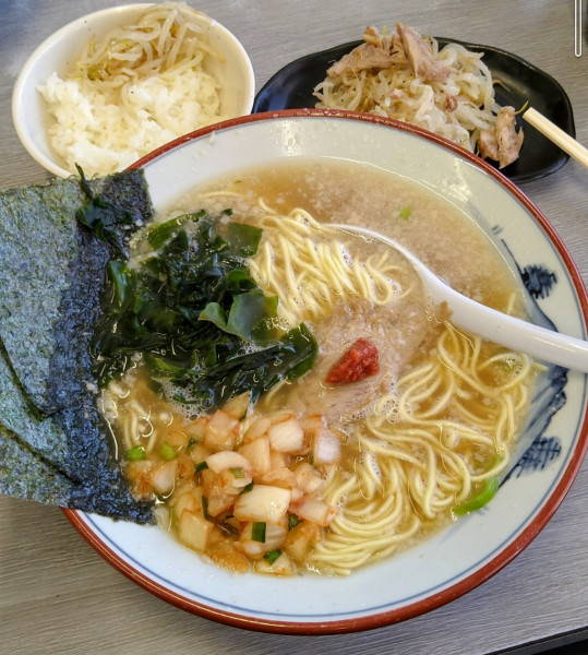 「醤油ラーメン＋別皿もやし､半ライス」@ラーメンショップ 122号騎西店の写真