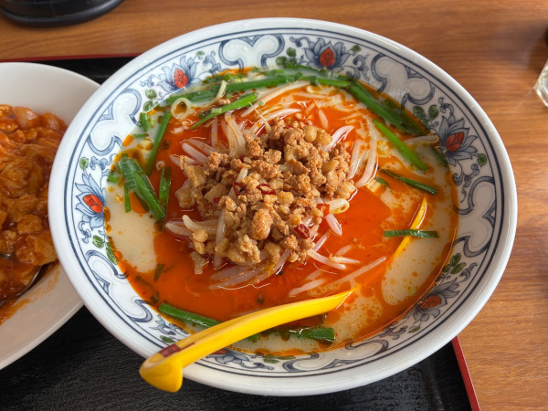「ラーメンセ(台湾豚骨ラーメン、エビ玉子飯)990円。」@台湾料理 紅灯籠の写真