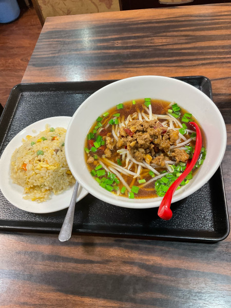 「台湾ラーメン➕半炒飯」@中華料理 安安酒楼の写真