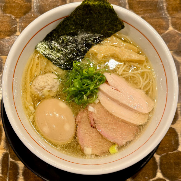 「特級「黒さつま鶏」塩 ¥1,250」@特級鶏蕎麦 龍介の写真