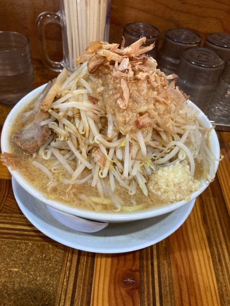 「ラーメン・大盛・野菜ちょい増し（１０１０円）」@ラーメン・つけ麺 神起の写真