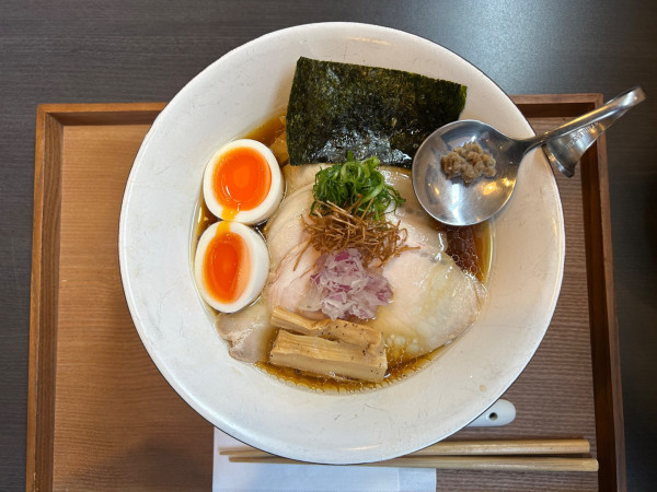 「札幌特製中華蕎麦醤油（1,250円）」@sapporo ramen hachi 2号店の写真