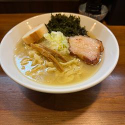 丸鶏と浅利のらぁ麺(極太ちぢれ麺) 980円