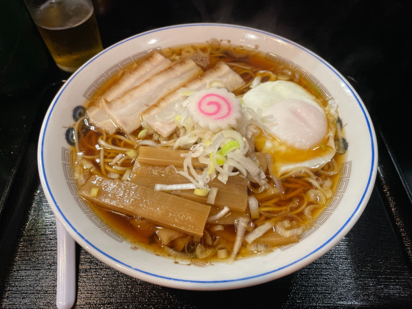 「キリンハートランド２本＋チャーシュー皿→ ラーメン 半熟玉子」@中華そば 下連雀の写真