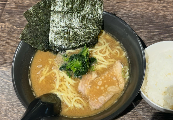 「ラーメン並盛¥800」@らーめん 吟太の写真