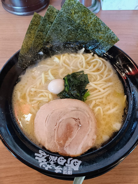 「塩豚骨ラーメン」@町田商店 中山店の写真