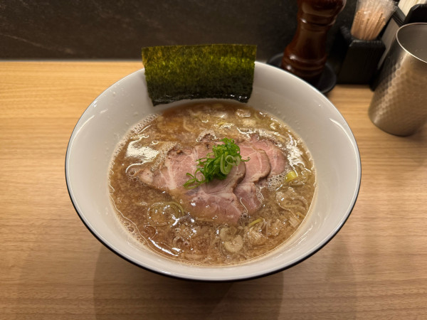 「醤油ラーメン」@ラーメン GINZA  TON BOXの写真