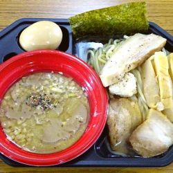 【麺房 鶏くらふと】 天草大王の鶏どろ柚子昆布水つけ麺