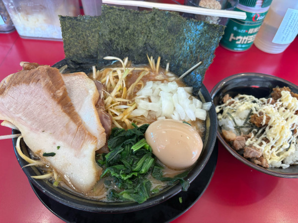 「白ネギラーメン」@家系ラーメン 王道 神道家の写真