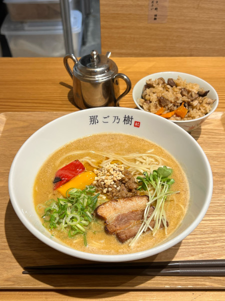 「鶏白湯ごまそば」@鶏そば 那ご乃樹の写真