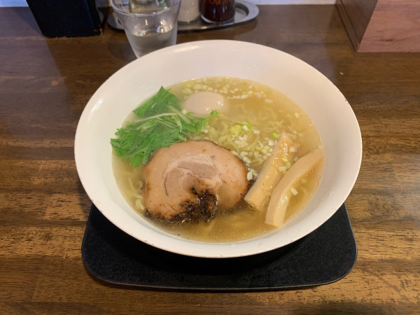 「煮ちゃーしゅー麺＋味玉子 1,020円」@麺らいけんの写真