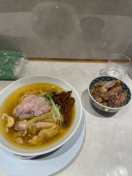 「塩ラーメン 鶏ご飯」@手打 親鶏中華そば 綾川 練馬三原台店の写真