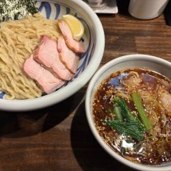 ワンタンつけそば+焼豚２枚