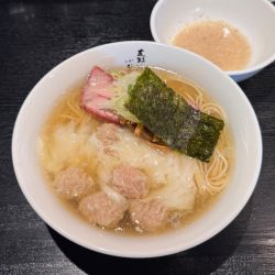 ワンタンメン（塩）＋背脂