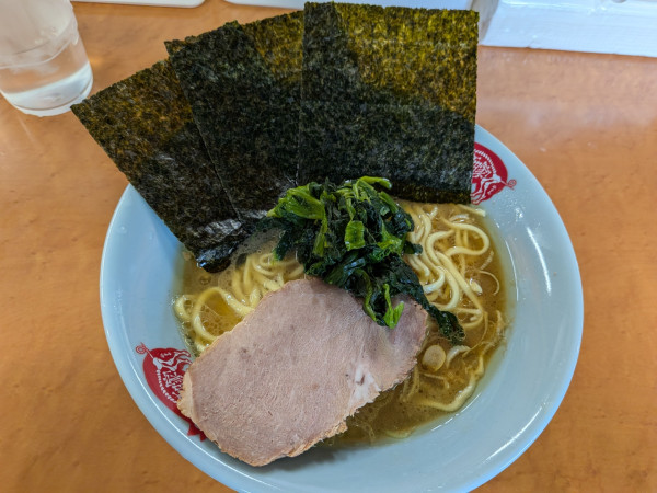 「ラーメン」@横浜ラーメン 町田家 新百合ヶ丘店の写真
