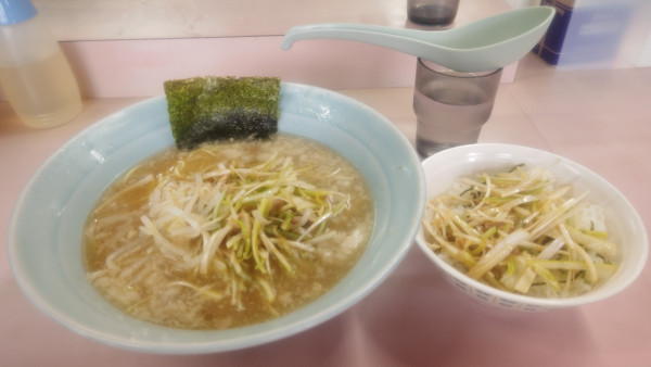 「ネギラーメン８００円＆ネギ丼３００円」@ラーメンショップ 緑ヶ丘店の写真
