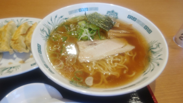 「中華そば＋半チャーハン＆餃子6個セット９９０円」@日高屋 羽村緑ヶ丘店の写真