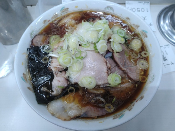 「青島チャーシュー大＋チャーシュー100＋ホウレンソウ100＋薬味」@青島食堂 秋葉原店の写真