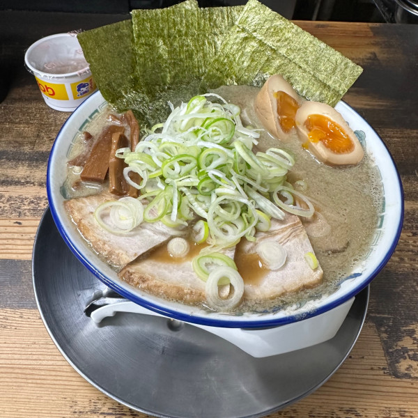 「こく煮干し 大盛 にぼめしセット」@長尾中華そば 青森駅前店の写真