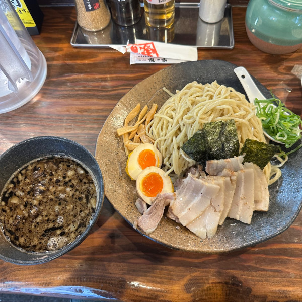 「つけ麺もつ スペシャル 大盛」@龍の家 新宿小滝橋通り店の写真