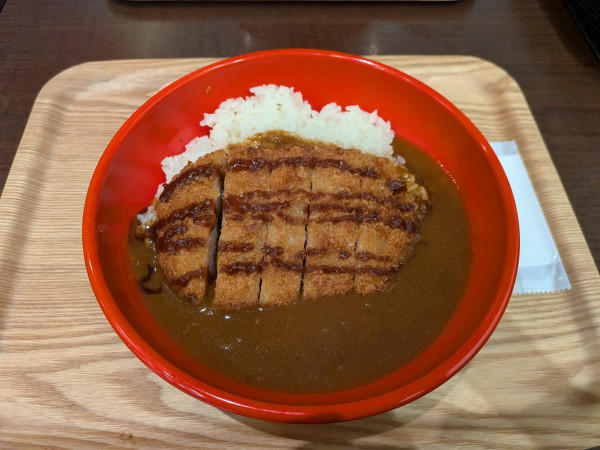 「カツカレー（並盛り）1,350円」@カレースマイルの写真