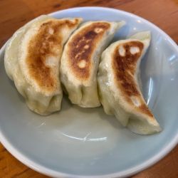 ランチセット（餃子3個 半ライス）　300円