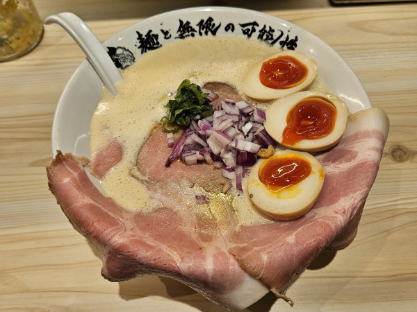 「極特製鶏白湯」@麺と無限の可能性 本町総本店の写真