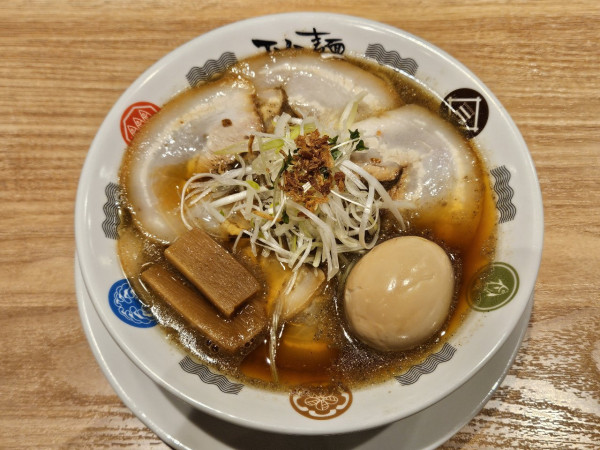 「スペシャル煮干し醤油ラーメン」@THE麺 the醤油 高槻店の写真