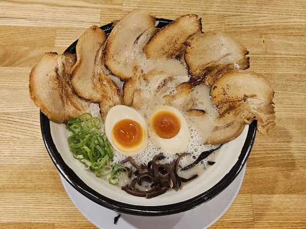 「濃厚とんこつ味玉チャーシューメン」@石田てっぺい 高槻駅前店の写真