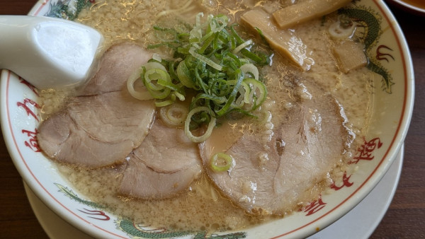 「京都背脂醤油ラーメン」@ラーメン魁力屋 三郷店の写真