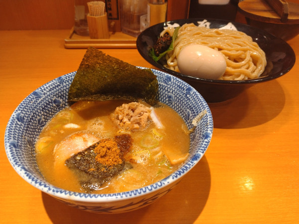 「特製生七味つけめん」@六厘舎の写真