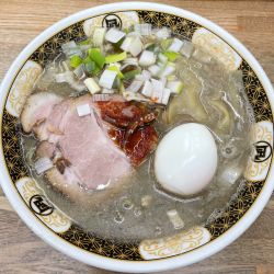 ラーメン 900円 + 味玉