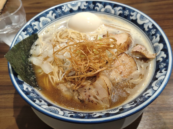 「特製煮干し醤油らぁ麺大盛」@麺処 桂の写真