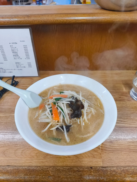 「みそラーメン　900円」@栄楽の写真