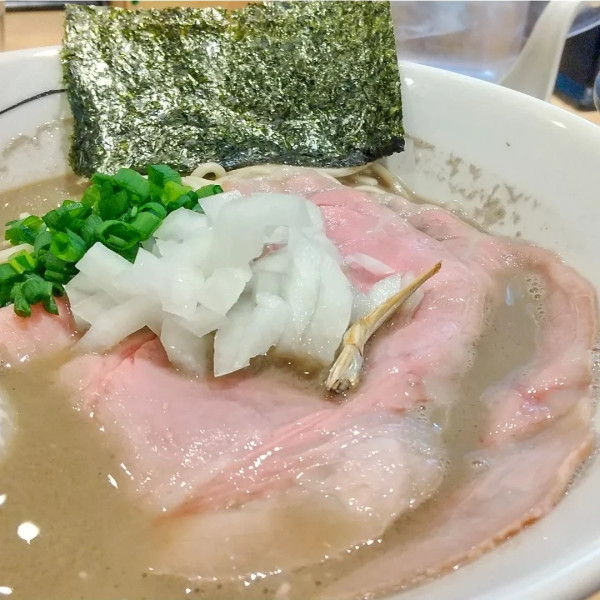 「#純煮干 #1000円 #追いニボ蓮華 #50円 #白飯 #並」@煮干中華そば 結。の写真