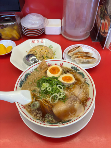 「京都背脂醤油ラーメン」@ラーメン 魁力屋 鎌倉手広店の写真