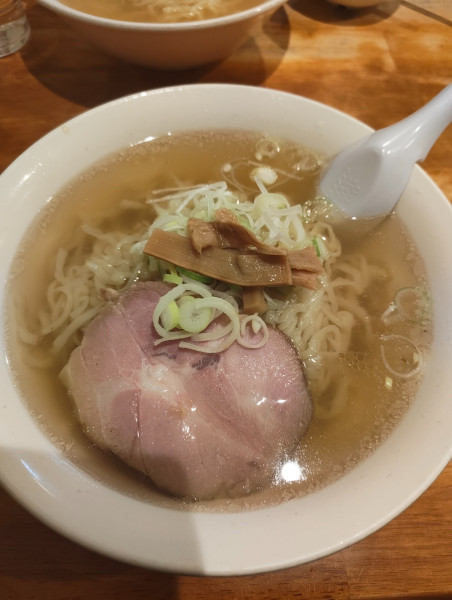 「伊吹いりこと鰹のラーメン（チャーハン、餃子3個）」@手打ちらーめん はやぶさの写真
