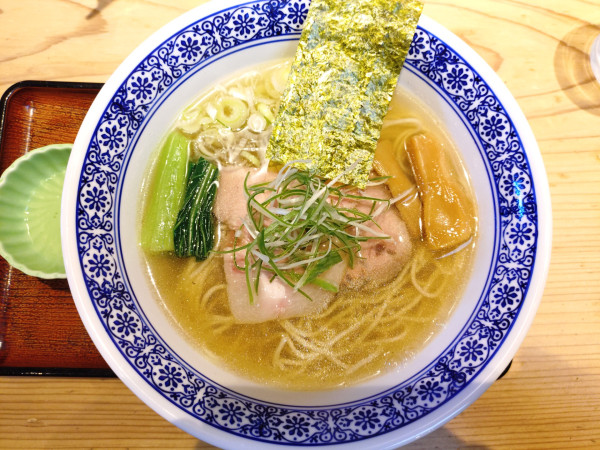 「本丸塩らーめん（中細麺、煮干しオイル）」@幸屋きよまる 総本店の写真