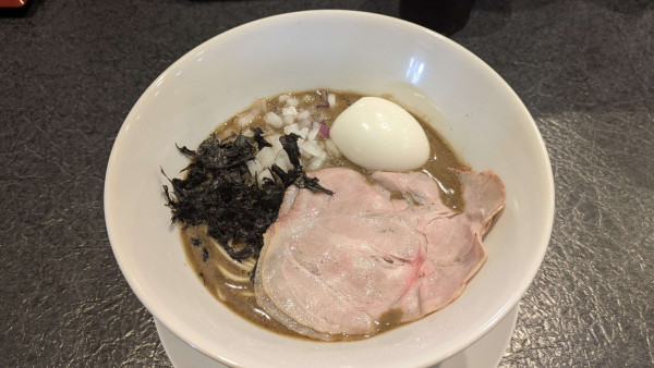 「味玉濃厚煮干 塩」@にぼしら〜めん ニボ太郎の写真