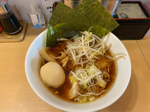 「朝ラー 昔ながらの正油ラーメン800円（煮玉子サービス）」@麺侍 誠の写真
