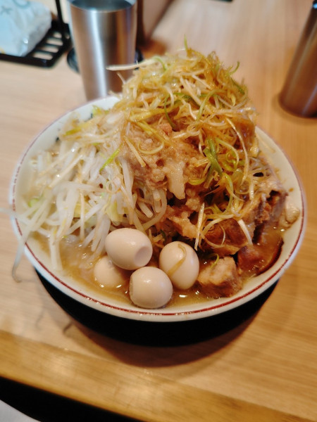 「小ラーメン(白髪ネギ・うずらの卵)(1,000+100+100円」@豚山 武蔵村山店の写真
