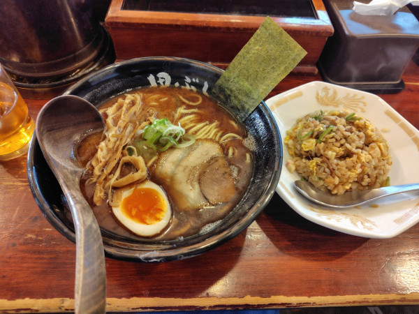 「田ぶしラーメン＋半チャーハン」@麺処 田ぶし 高円寺本店の写真