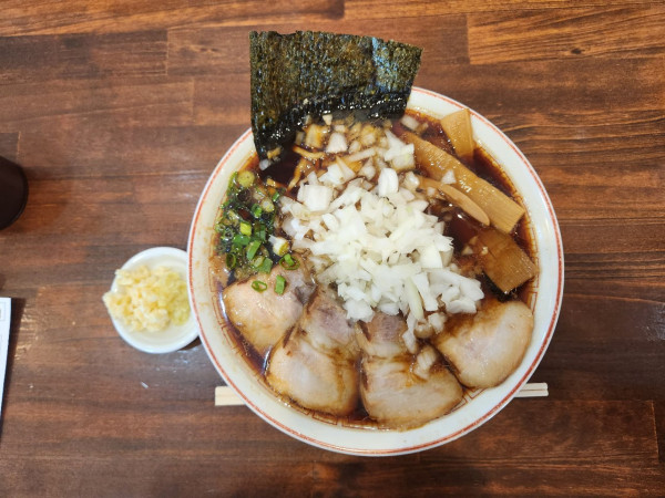 「チャーシューめん こいめ 薬味増し にんにくしょうが」@柏 濃麺や 39名の写真