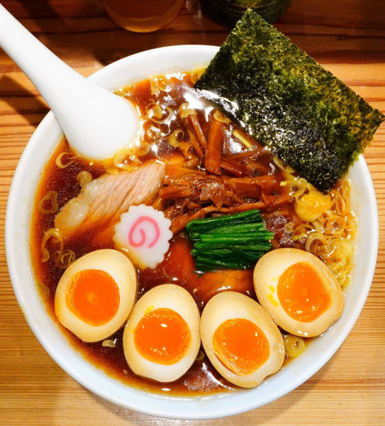 「しょうゆラーメン＋味玉W＋コエド毬花」@オランダ軒の写真