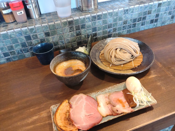 「汁並つけ麺大＋特製トッピング」@麺屋みつば＋クローバーの写真