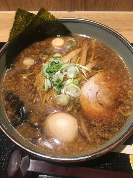「しょう油ラーメン(900円)」@札幌麺処 白樺山荘 横浜店の写真