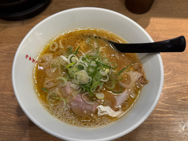 「極み豚骨」@博多豚骨醤油らーめん ウチダヤの写真