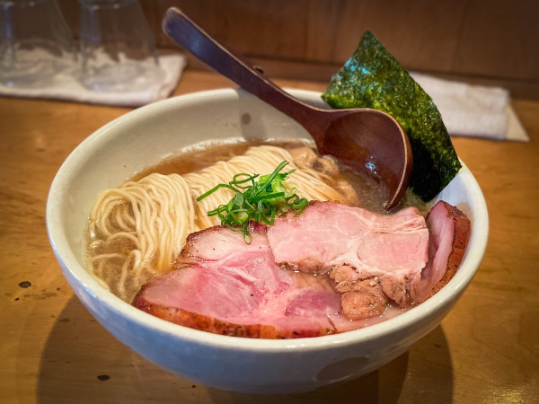 「中華そば（大盛り）」@中華蕎麦 蘭鋳の写真