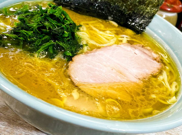 「ラーメン中（固め・多め）＋玉子丼（限定）」@横濱ラーメン あさが家 本店の写真